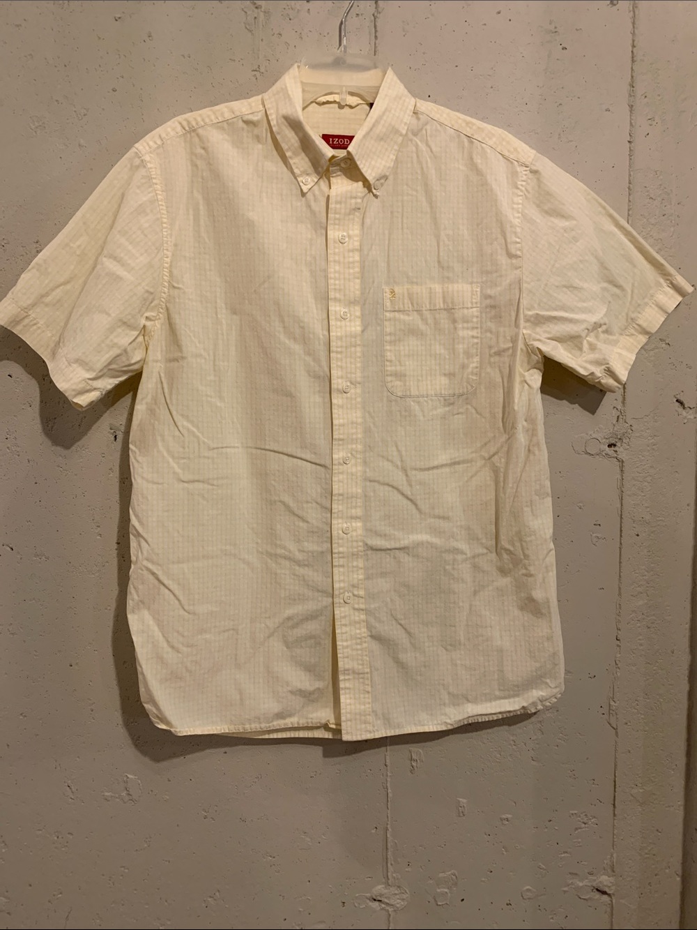 Izod Men’s Short-Sleeve Button-Down Shirt in Pale Yellow